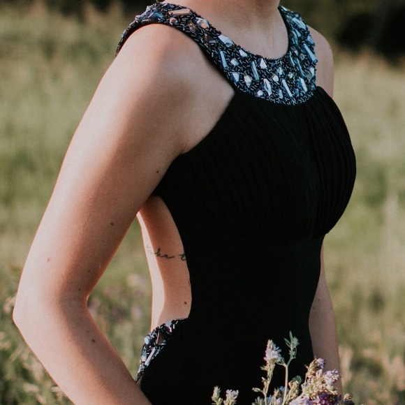 Grad/prom dress - Picture 3 of 7